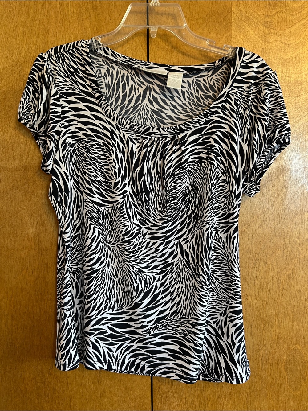 Worthington Stretch Black & White Short Sleeve Swirl Print Blouse
